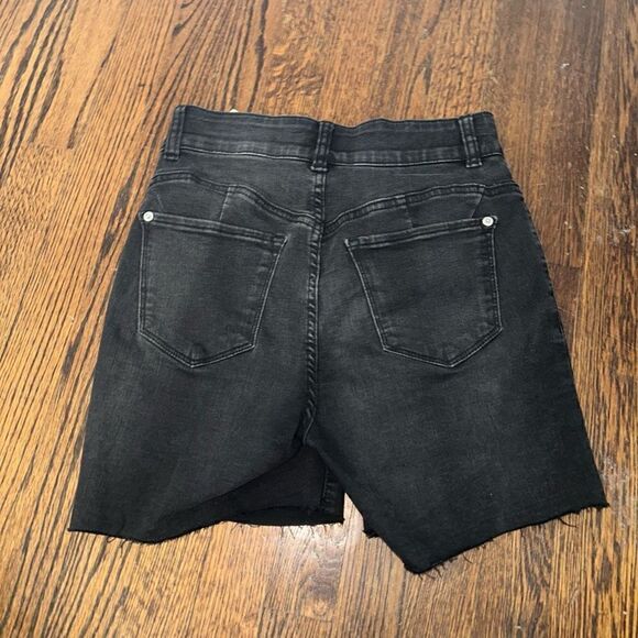 New New York and Company shorts - Picture 2 of 4